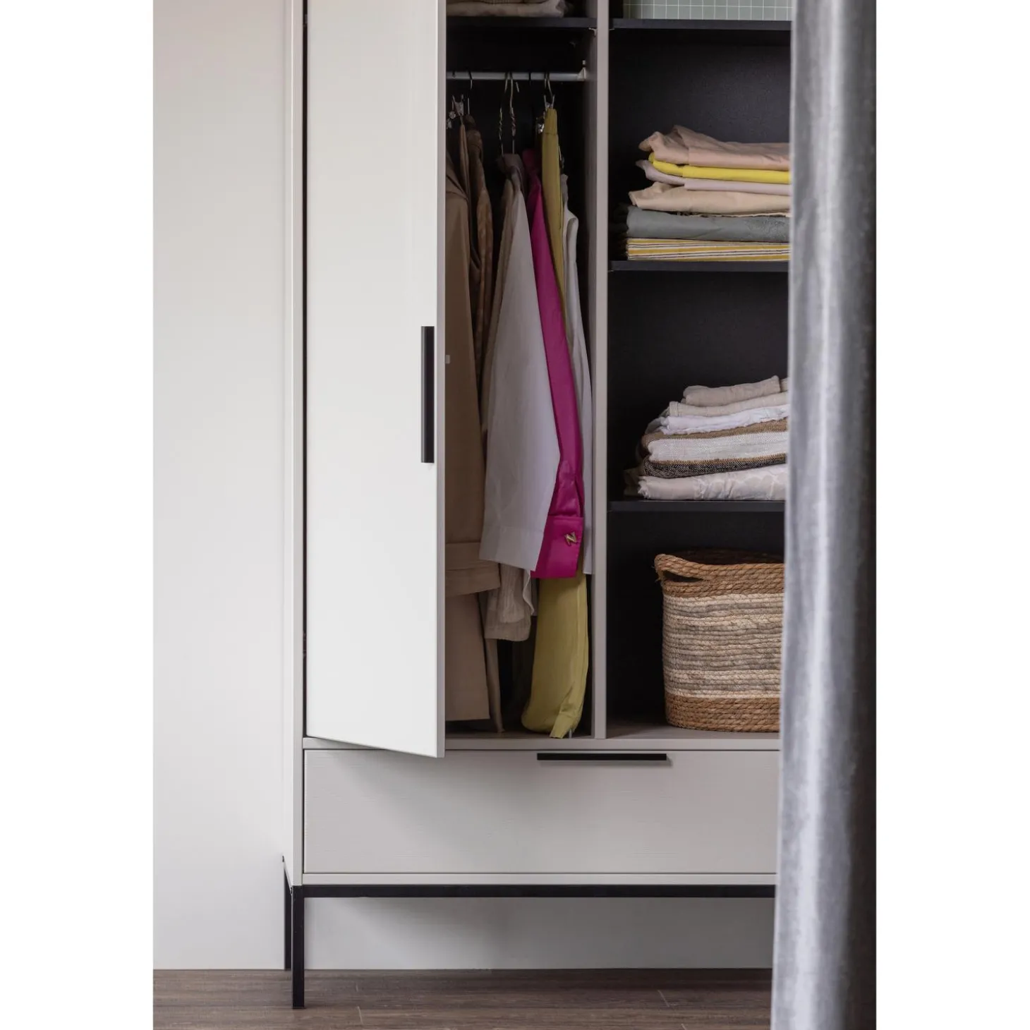 adam-2-deurs-kast-grenen-dust-FbxuODhg-3.webp New WOOOD Adam 2-deurs Kast Grenen Dust