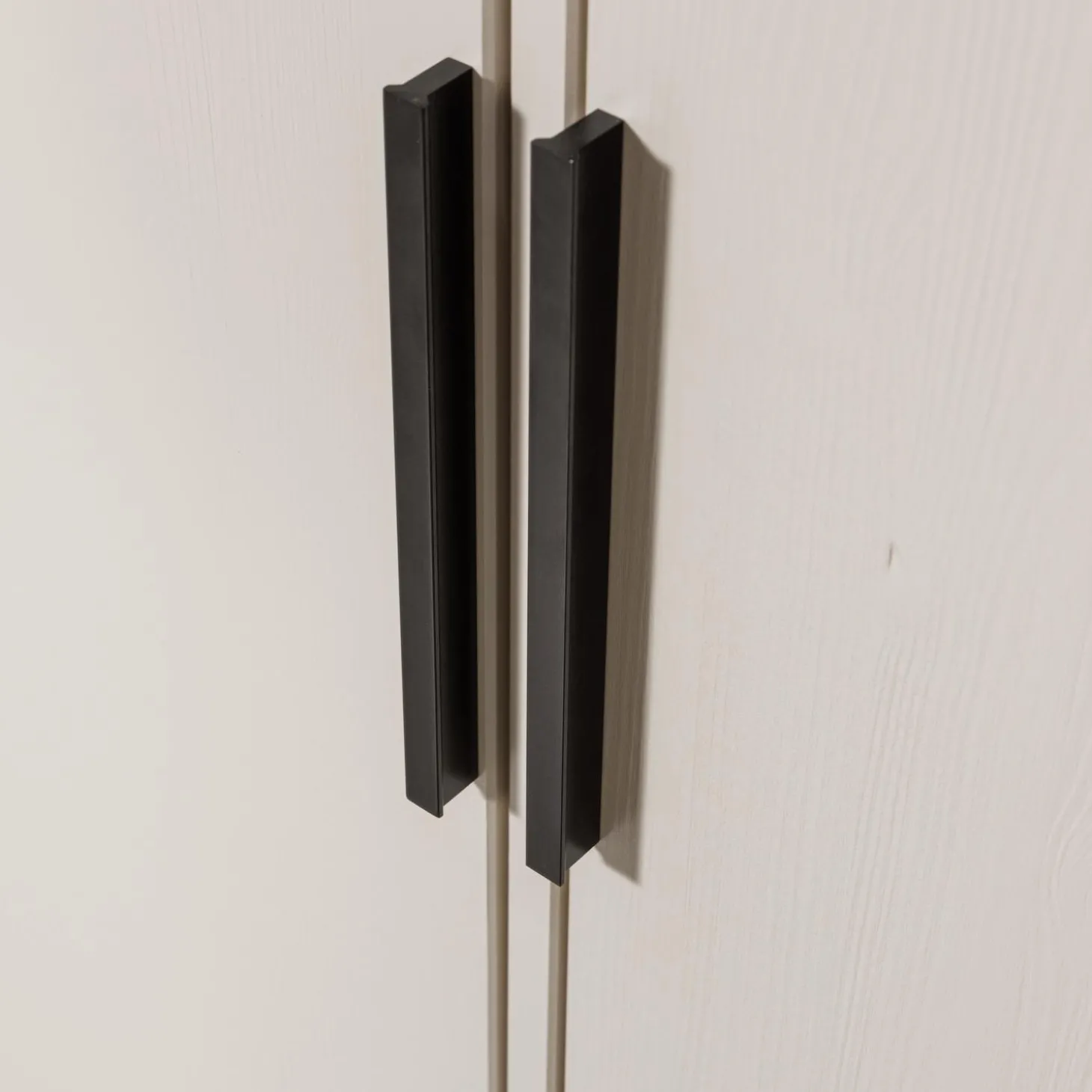 adam-2-deurs-kast-grenen-dust-FbxuODhg-5.webp New WOOOD Adam 2-deurs Kast Grenen Dust