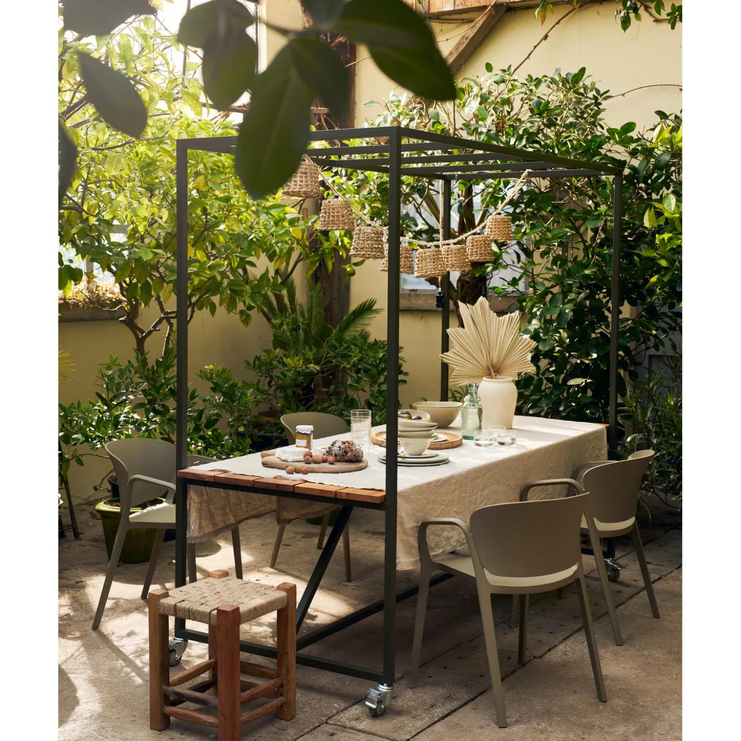 blue-sky-tuintafel-hout-met-de-XbtLplXz-3.webp Fashion WOOOD Blue Sky Tuintafel Hout Met Decoframe Camouflage Groen