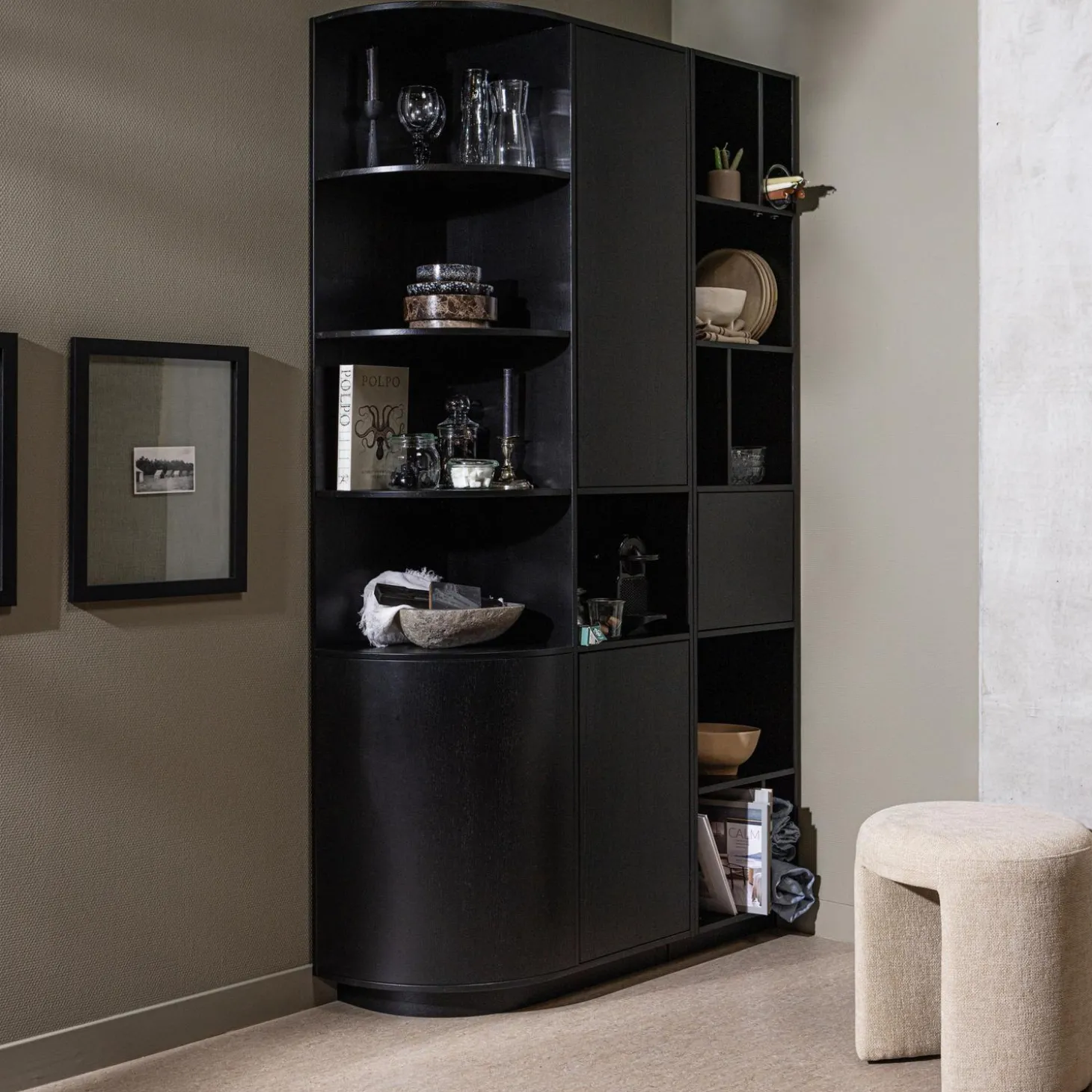 charlie-gestoffeerde-kruk-natu-uYRlXzee-2.webp Fashion WOOOD Charlie Gestoffeerde Kruk Naturel