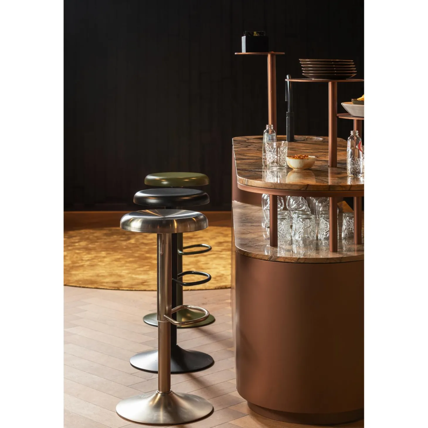 isaac-barkruk-metaal-warm-groe-vojhVSua-3.webp Best WOOOD Isaac Barkruk Metaal Warm Groen