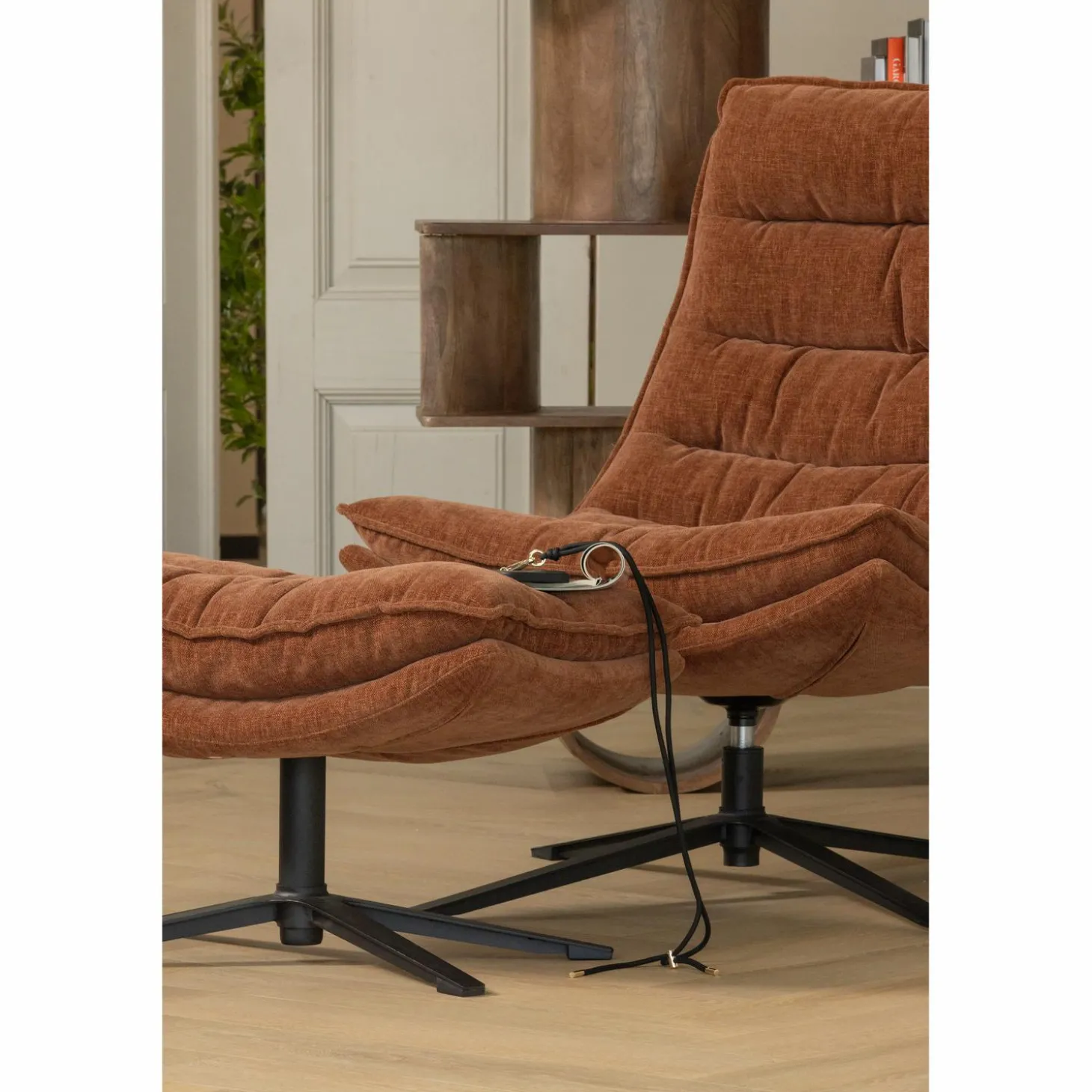 kube-draaifauteuil-met-hocker-rjsQGTyj-3.webp New WOOOD Kube Draaifauteuil Met Hocker Bruin