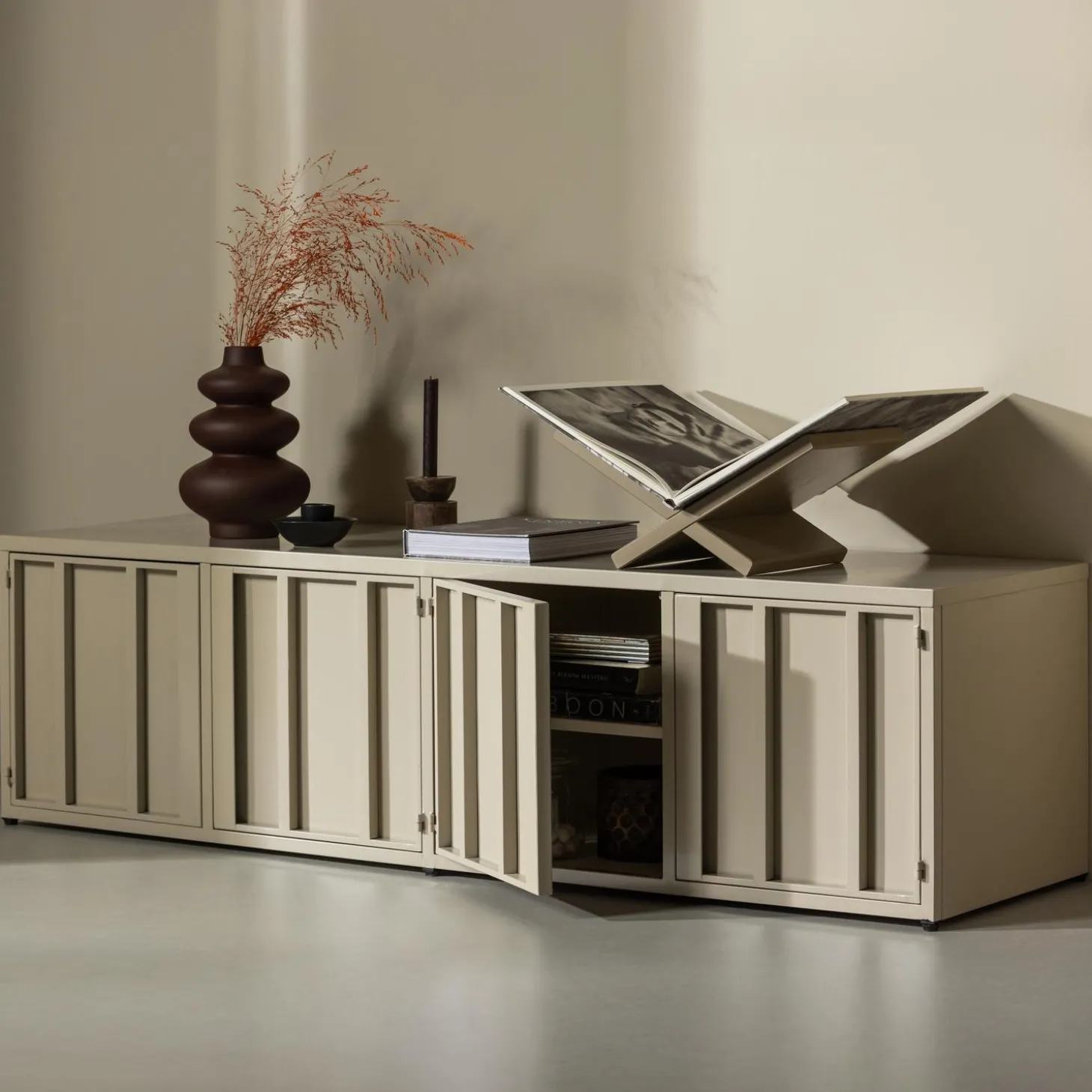 level-tv-meubel-metaal-zand-44-QmftQtox-2.webp Outlet WOOOD Level Tv Meubel Metaal 44x160 Cm Zand