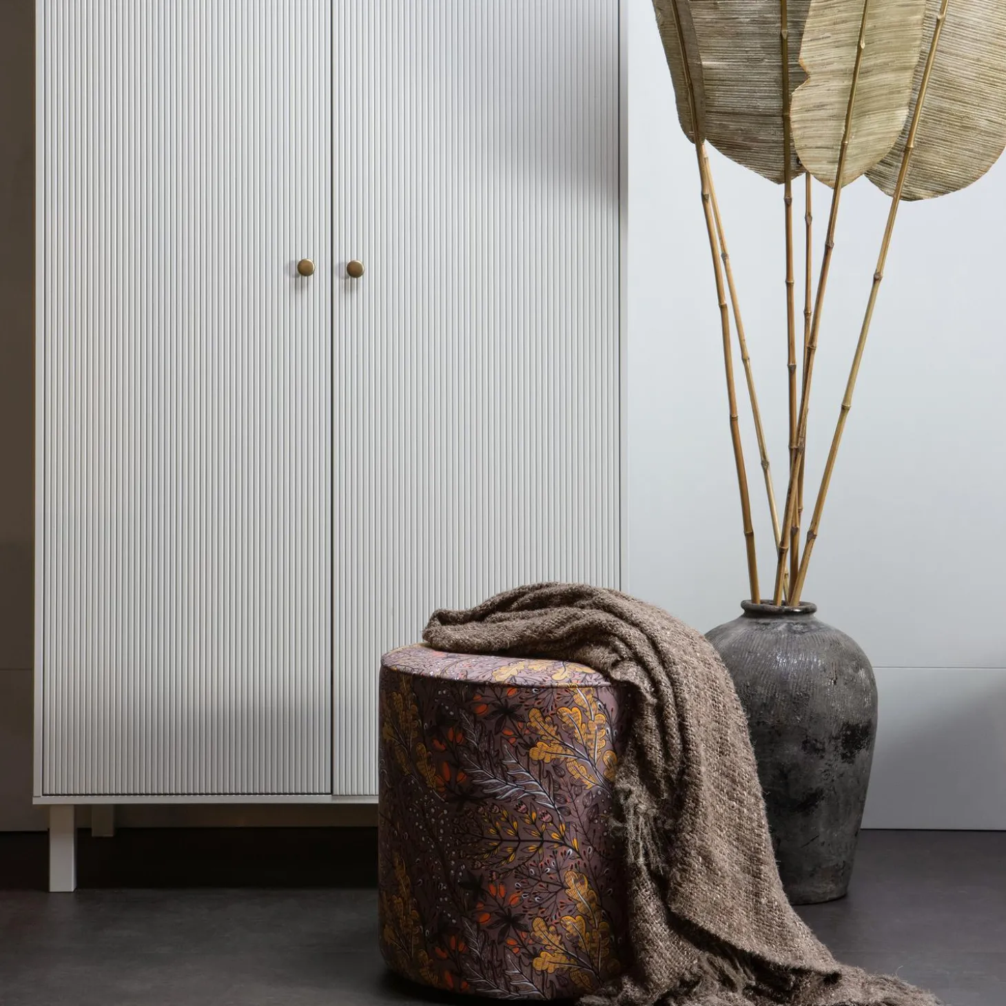 madu-garderobekast-grenen-wolk-evHCxngV-2.webp Outlet WOOOD Madu Garderobekast Grenen Wolkengrijs