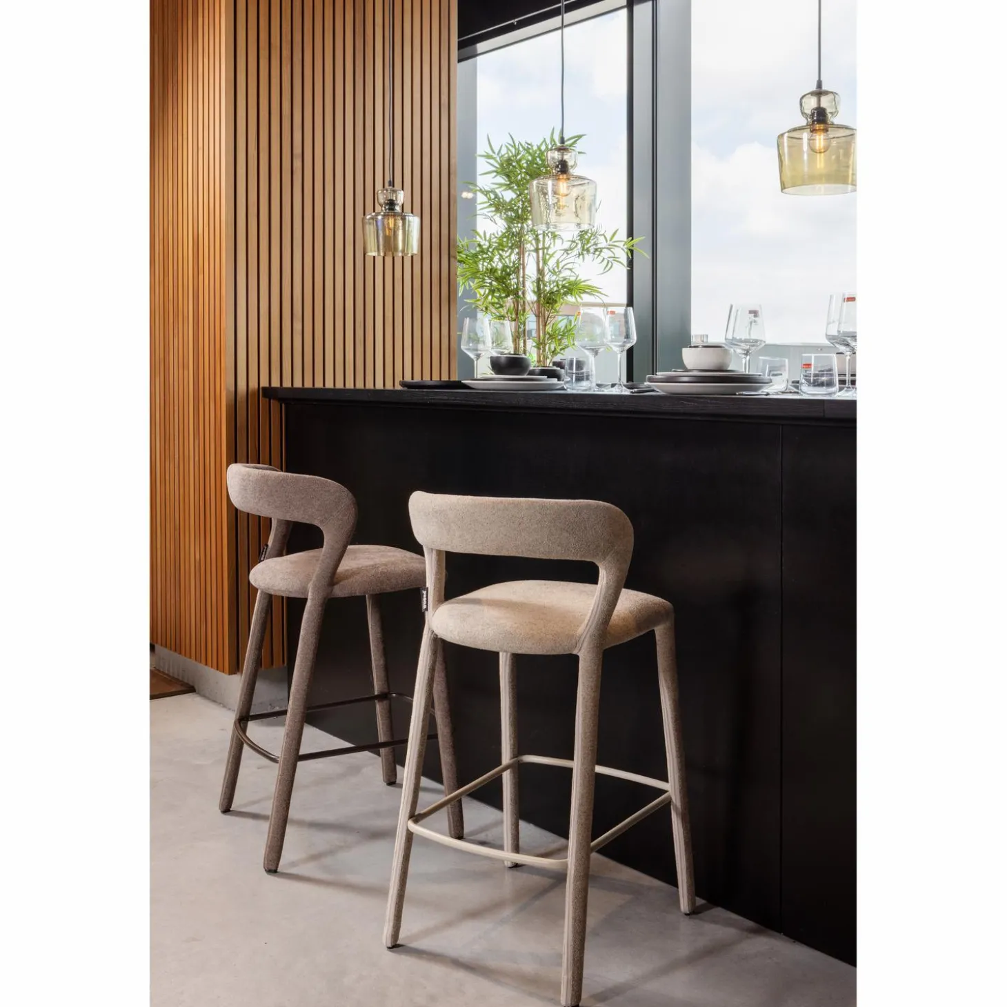 noble-barstoel-taupe-cEnTpqiI-2.webp Sale WOOOD Noble Barstoel Taupe