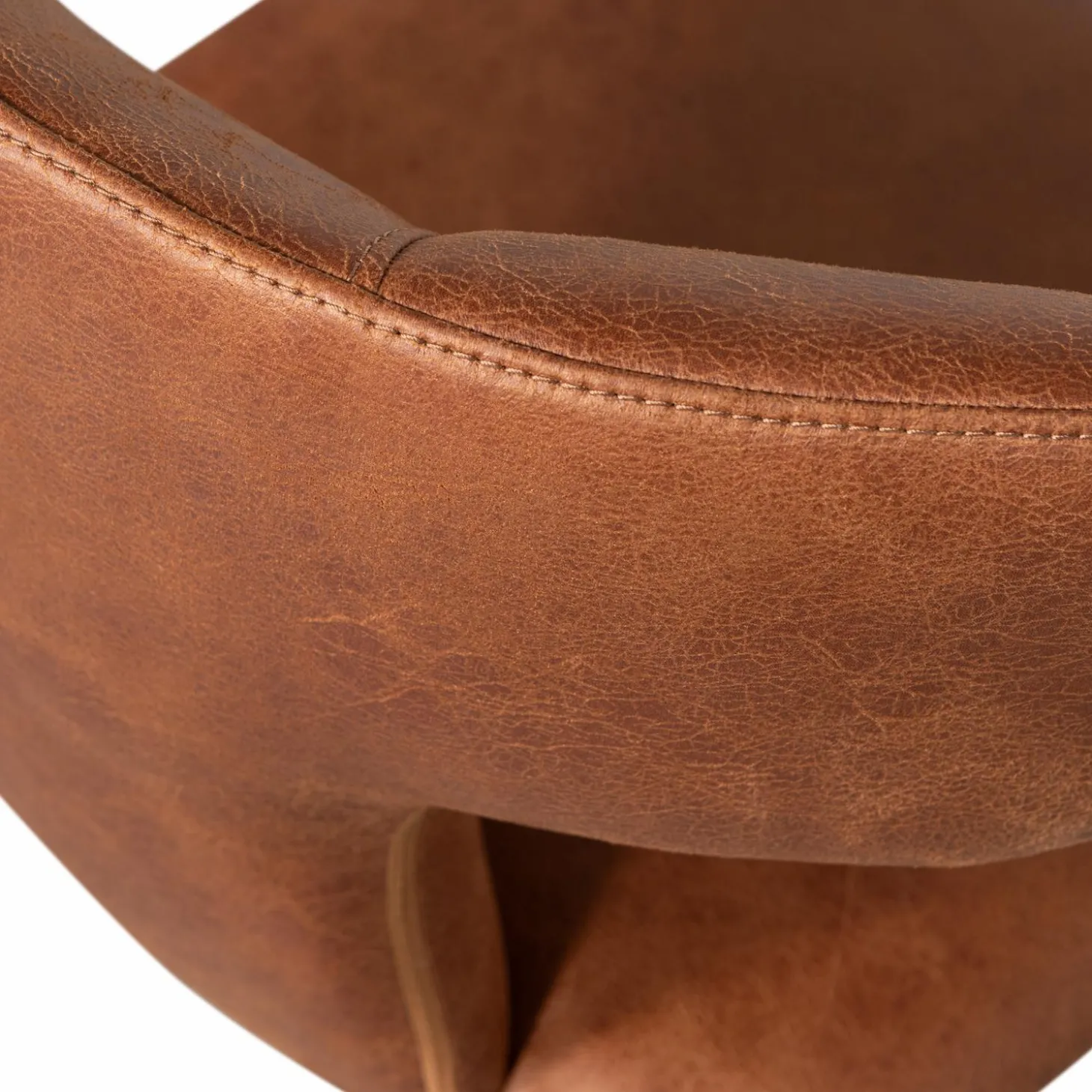 permit-eetkamerstoel-leerlook-ckwdqIKi-7.webp Discount WOOOD Permit Eetkamerstoel Leerlook Cognac