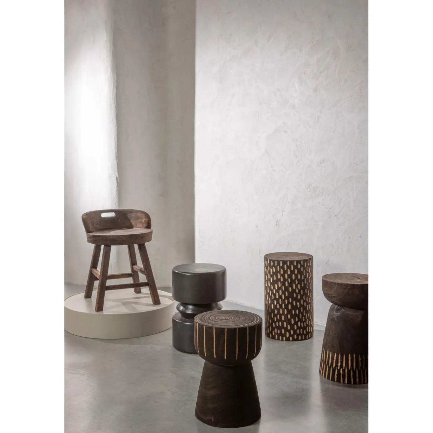 rosalie-decoratieve-krukstoel-hHQrrNxp-2.webp New WOOOD Rosalie Decoratieve Kruk/stoel Hout Donkerbruin