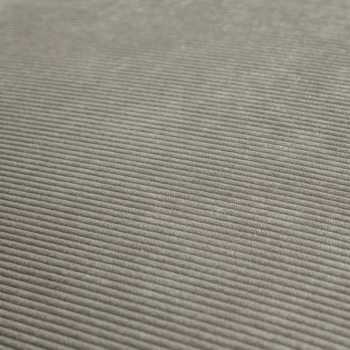 sara-poef-hoog-ribstof-verweer-FgsQuRPw-1.webp Online WOOOD Sara Poef Hoog Ribstof Verweerd Groen 46xø46