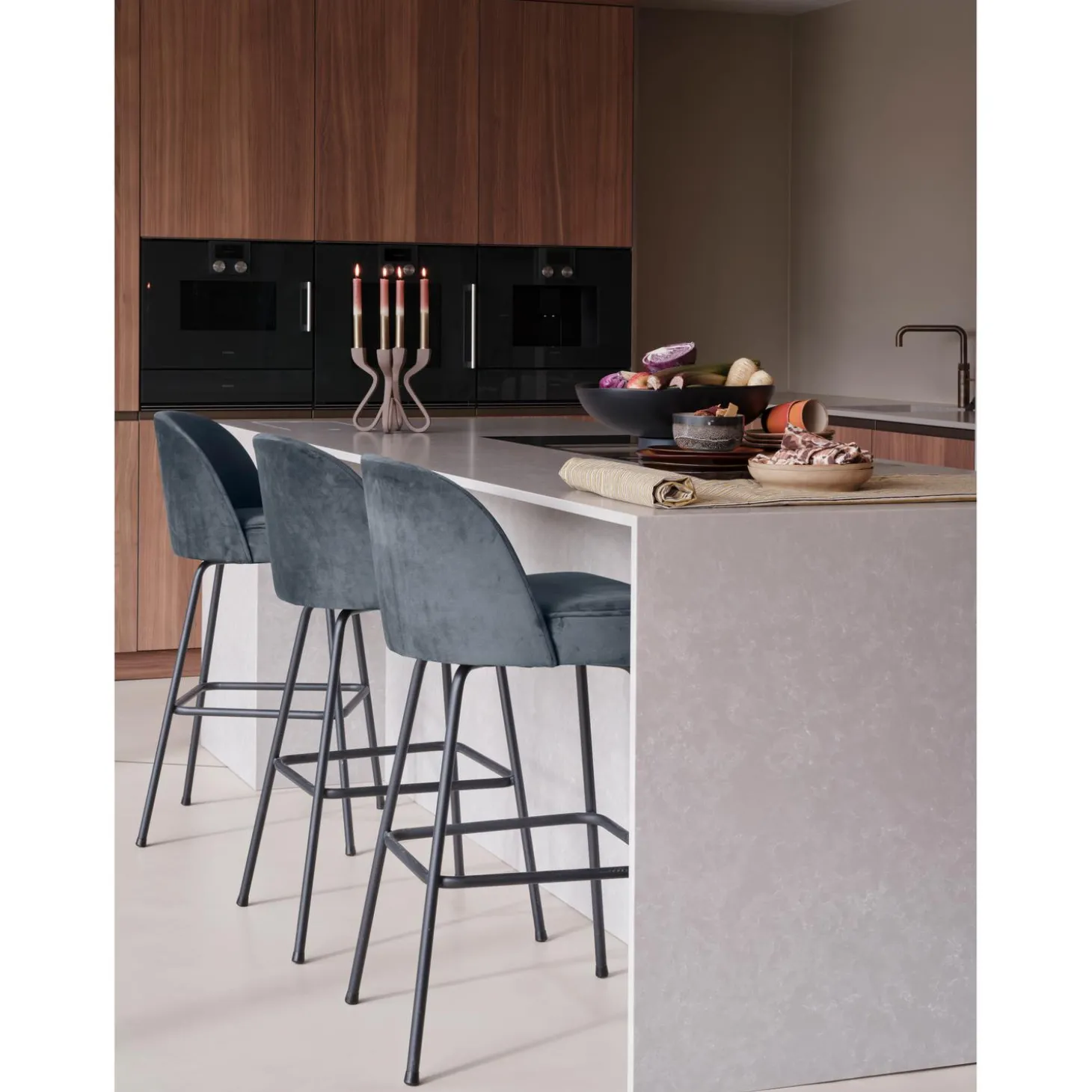 vogue-barstoel-80-cm-velvet-gr-dmtErLVg-1.webp Sale WOOOD Vogue Barstoel 80 Cm Velvet Groen Blauw