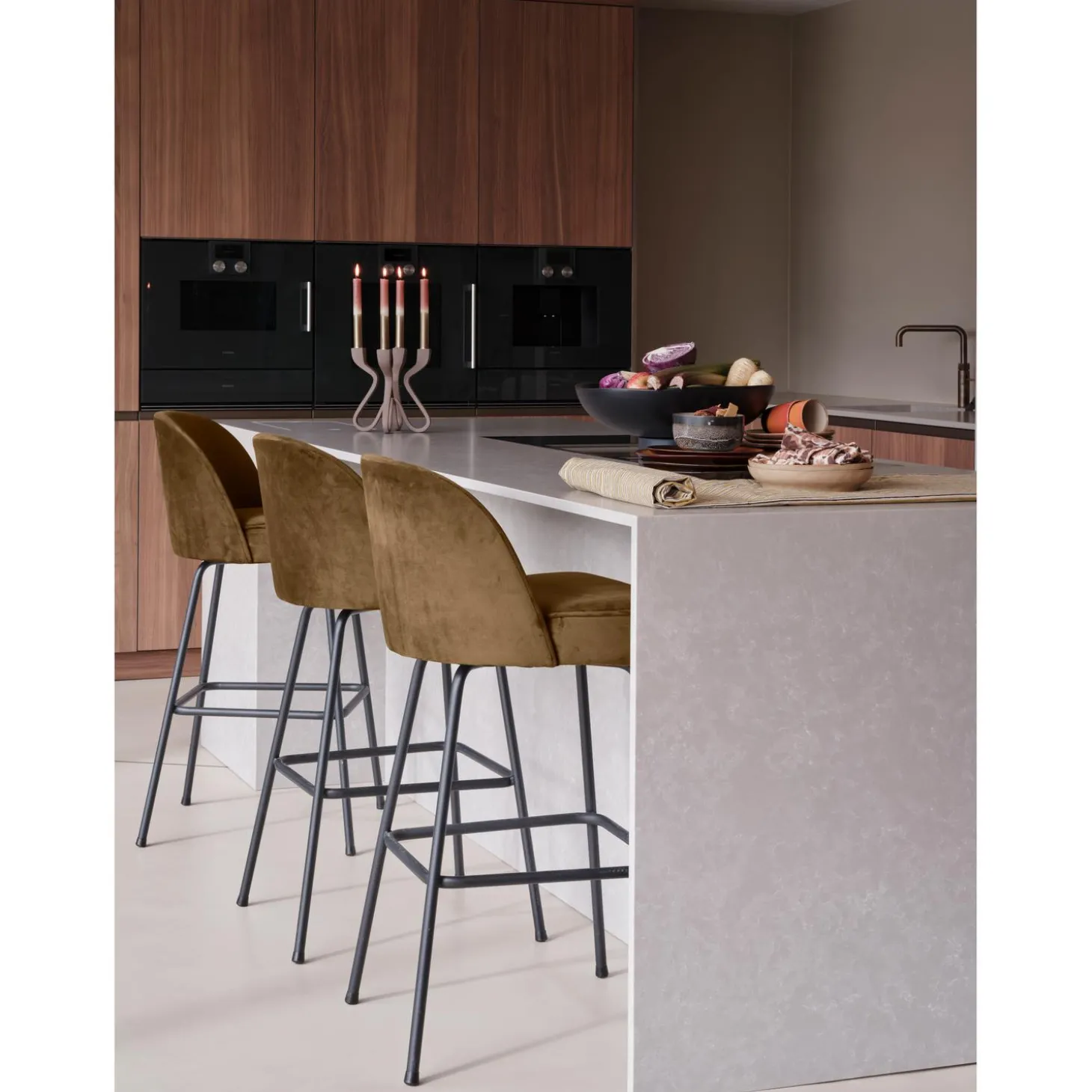 vogue-barstoel-80-cm-velvet-ho-EnfaxcXs-1.webp Discount WOOOD Vogue Barstoel 80 Cm Velvet Honinggeel