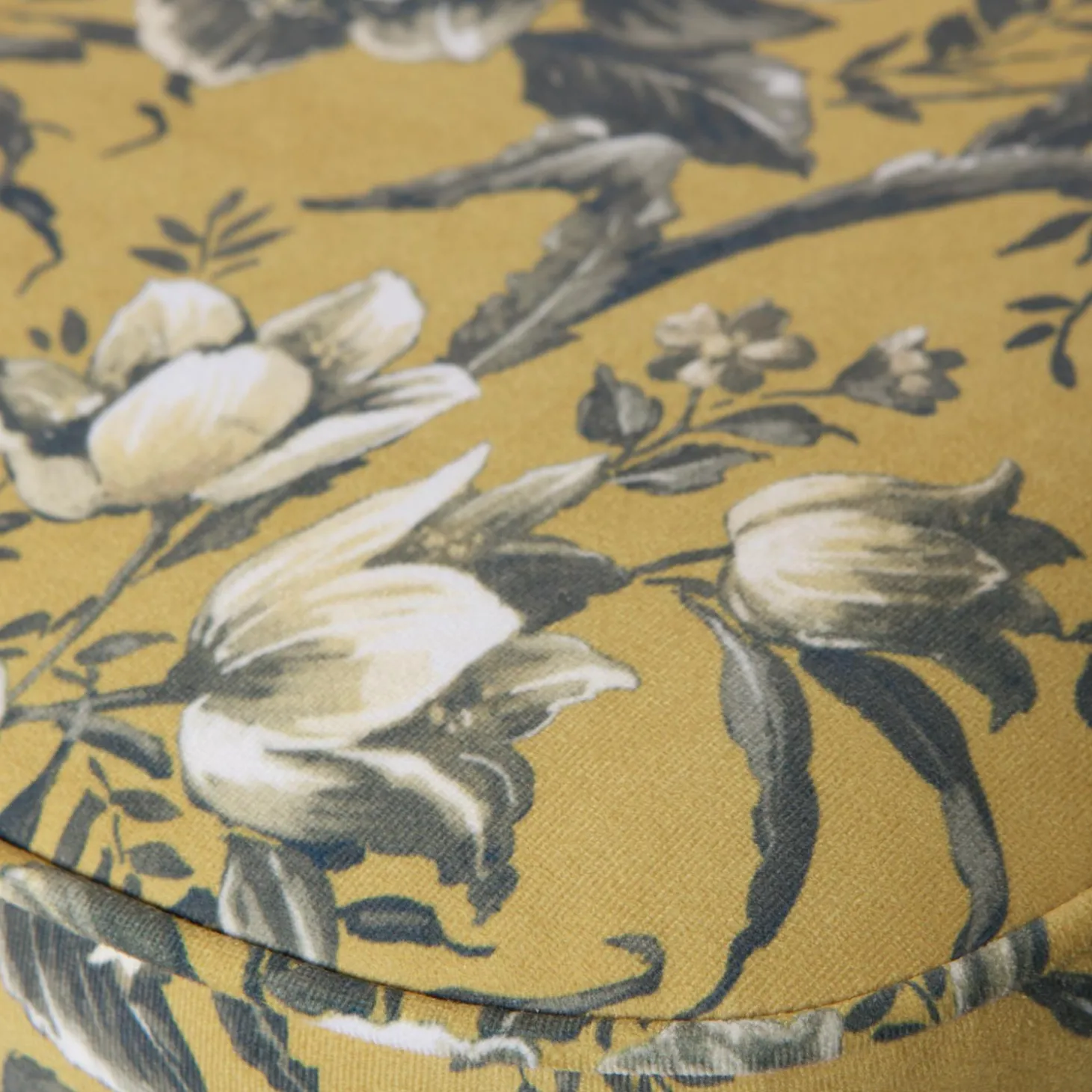 vogue-fauteuil-velvet-poppy-mo-ZaKMmXrN-5.webp Discount WOOOD Vogue Fauteuil Velvet Poppy Mosterd