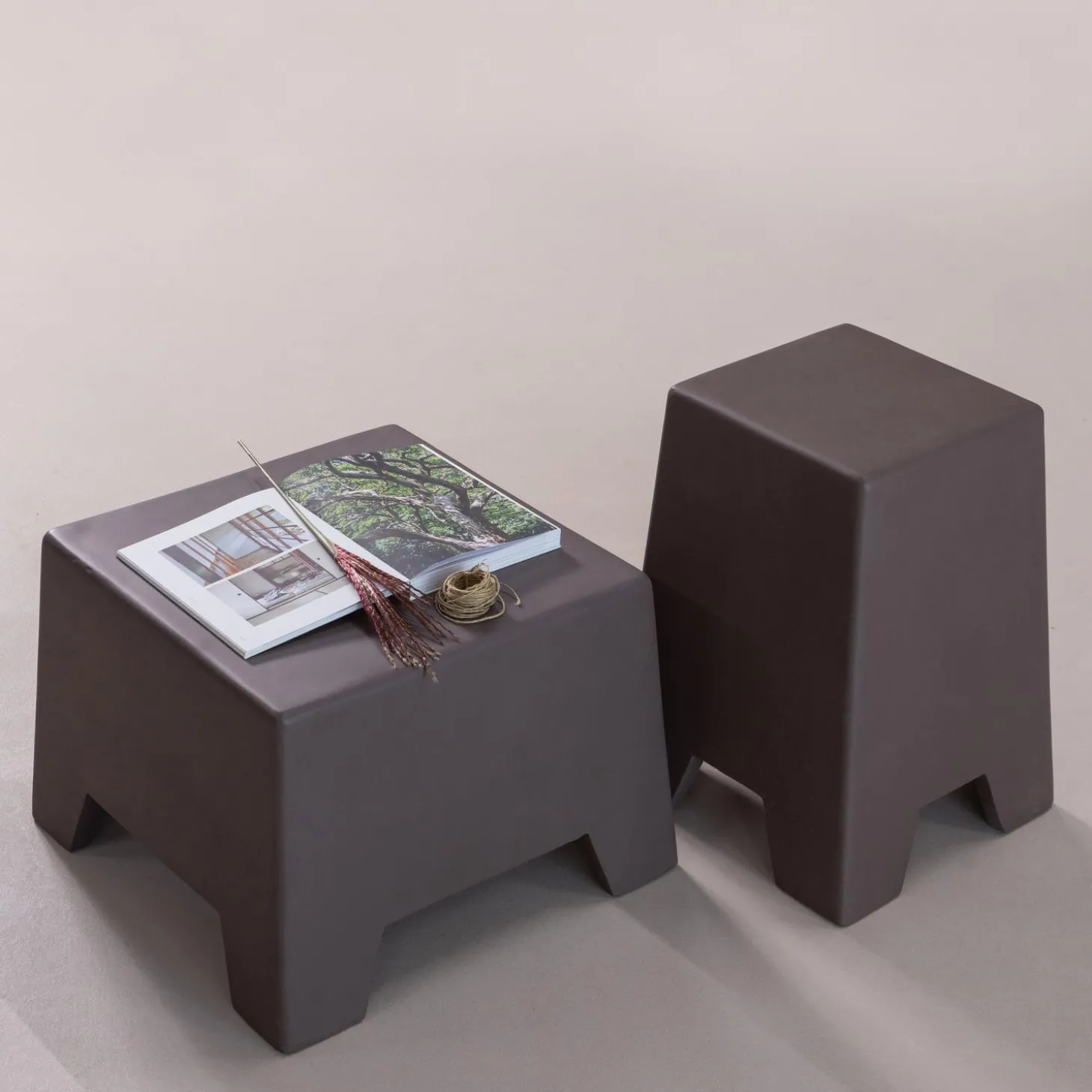 zina-bijzettafel-laag-cement-b-zPXviEEl-2.webp Clearance WOOOD Zina Bijzettafel Laag Cement Bruin